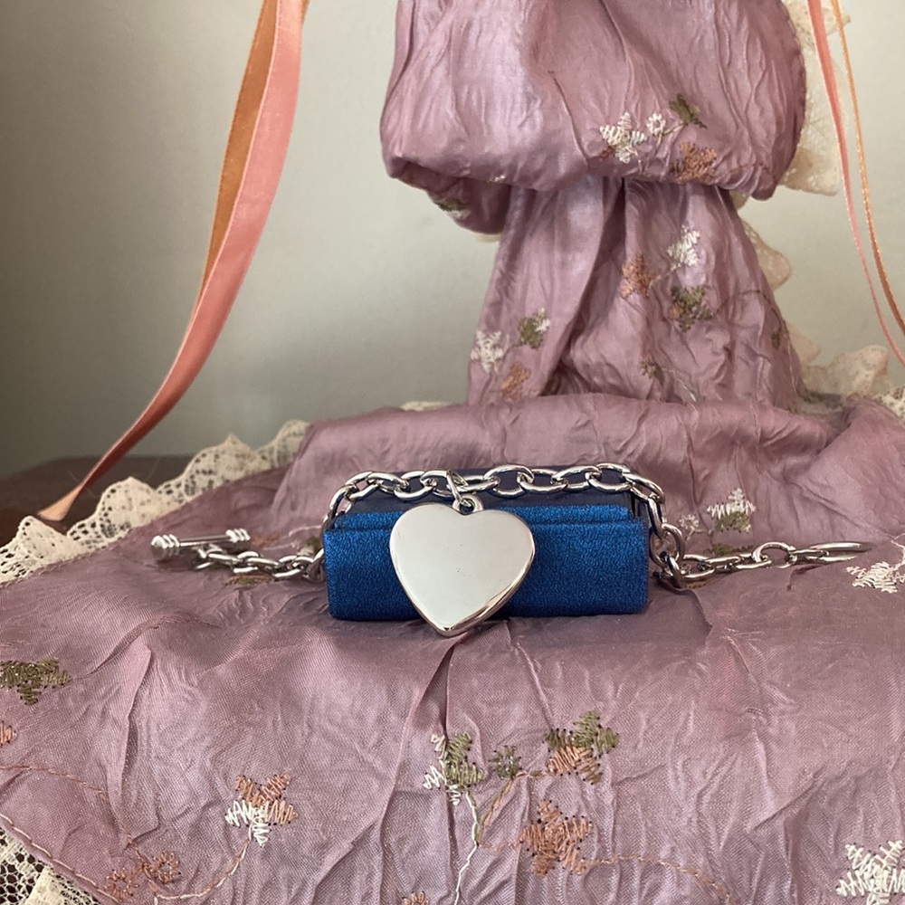 NWOT - Silver Tone Toggle Charm Bracelet With Engravable Heart Shape Cha…